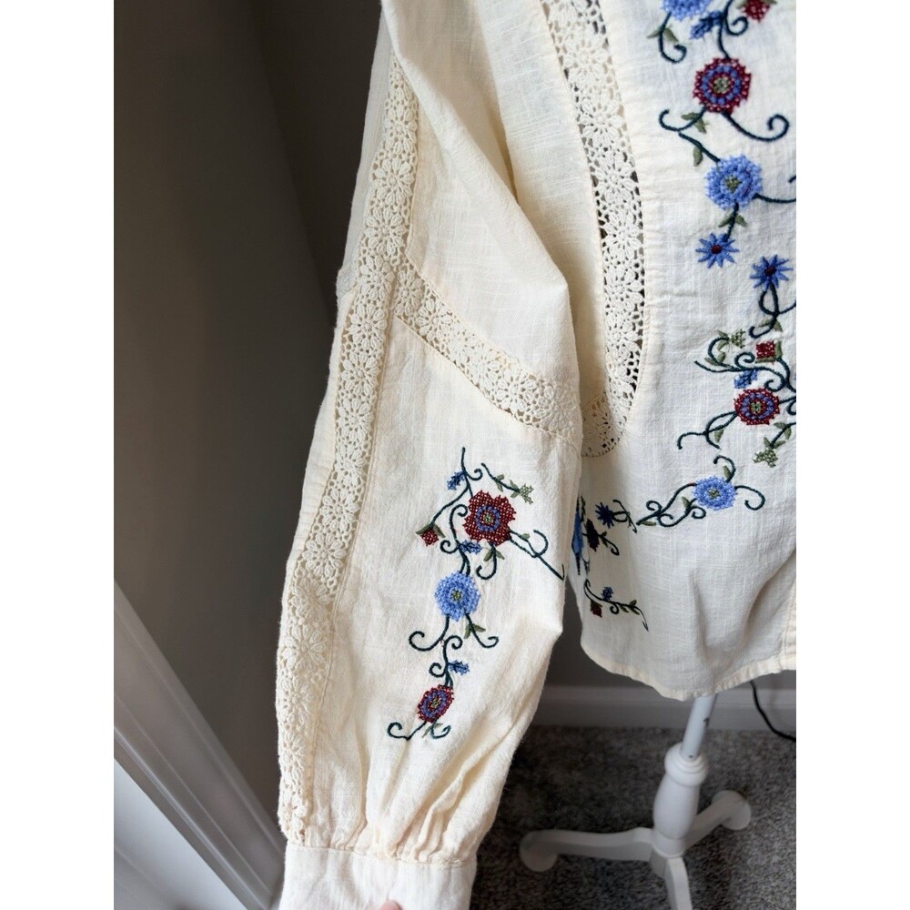 Jennifer & Grace Small Floral Embroidered Cotton Boho Blouse Crochet Lace Top - Picture 4 of 7